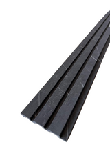 Panou riflaj PolyPro JP32 cu aspect gri marmorat, textură canelată, finisaj mat pentru amenajări interioare sofisticate